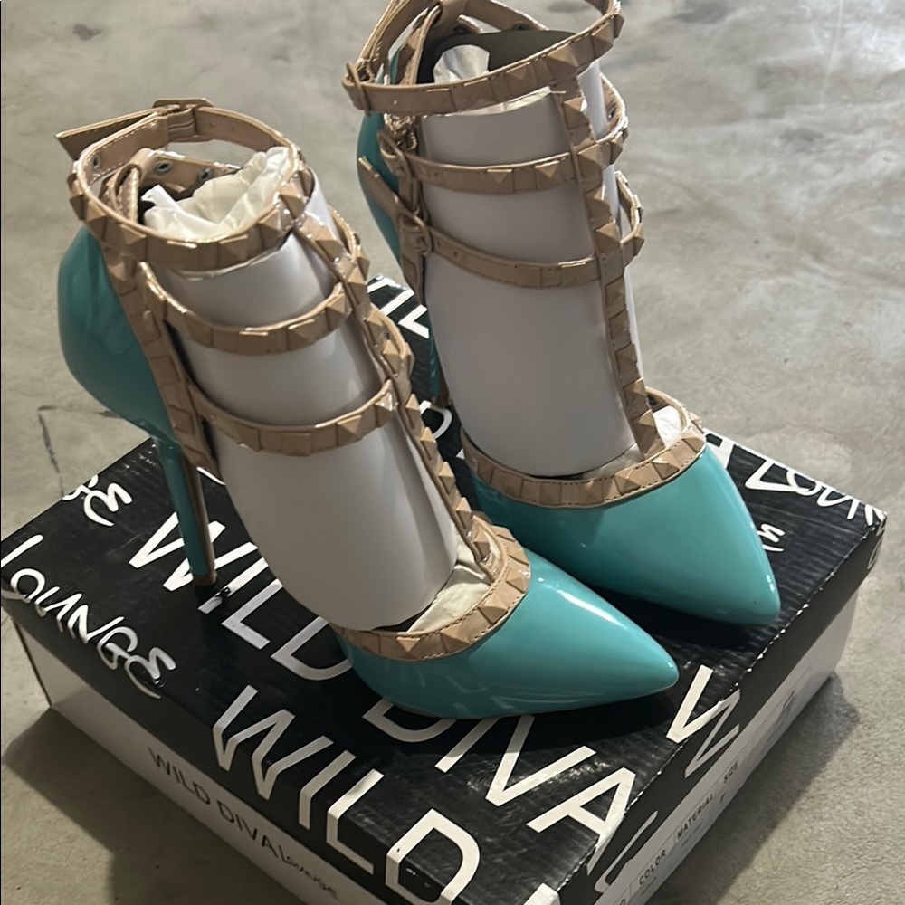 DIVA Lounge Blue and Tan Elegant Heels with Ankle Straps